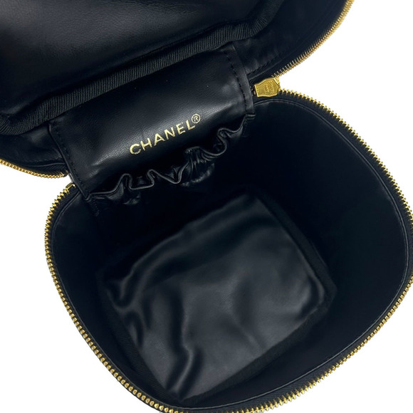 CHANEL Black Leather Pouch - Picture 3 of 7